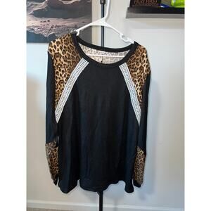 Black long-sleeve leopard print white crochet lace details Women's Top sz 2XL